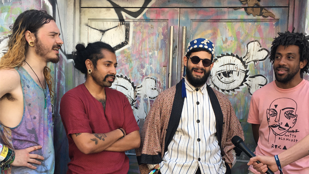 Flamingods