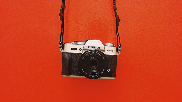 Camera - photo - photographyJodie Banaszkiewicz - Stay Golden PRJulia Jacklin
