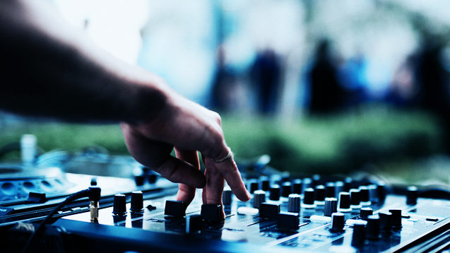 DJ mixer