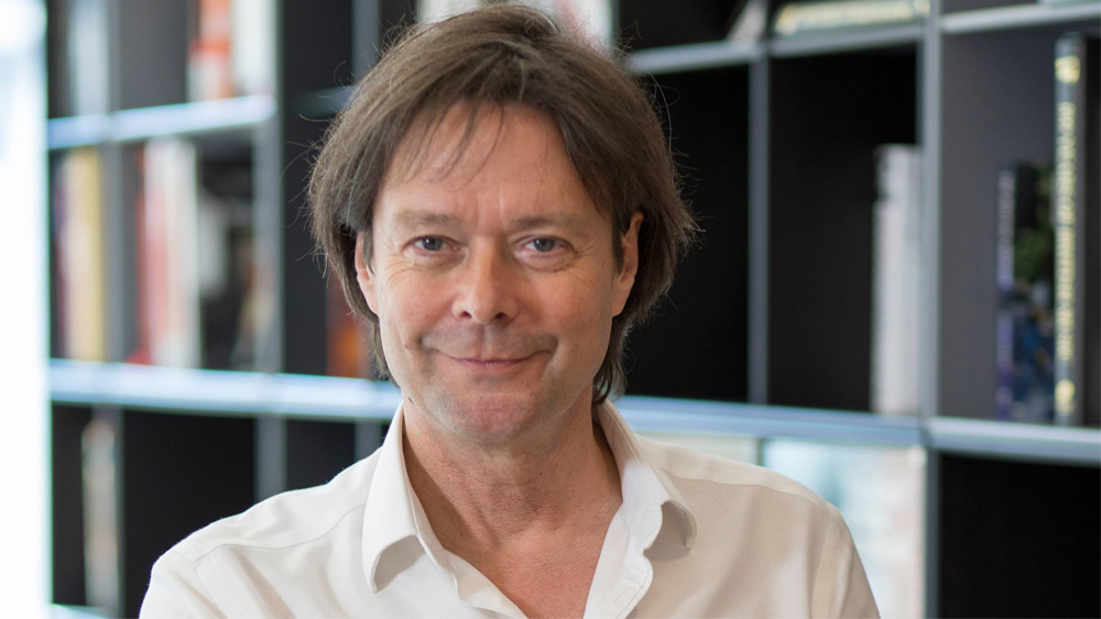 Simon Darlow