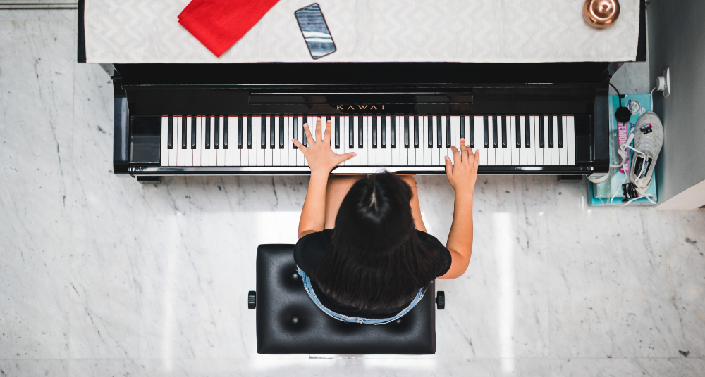 teenager piano